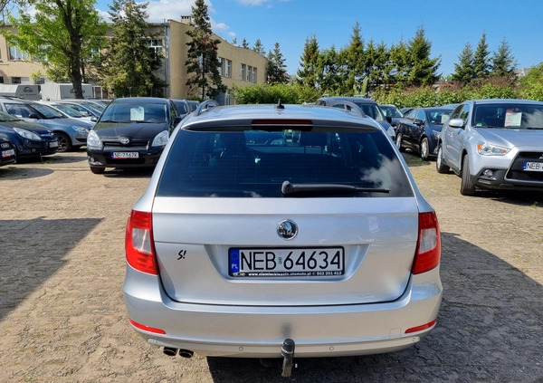 Skoda Superb cena 35600 przebieg: 239700, rok produkcji 2012 z Ostrów Lubelski małe 562